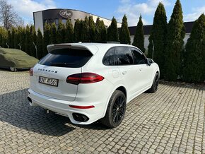 Porsche Cayenne S 2015 - 11