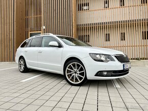 Škoda Superb Combi 2.0 TDI CR 4x4 M6 PANORAMA M2015 - 11