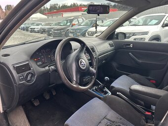 Volkswagen Golf 1.6 Highline - 11