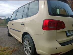 Volkswagen Touran 2.0 TDI 7 míst DSG r.v. 2014 - 11