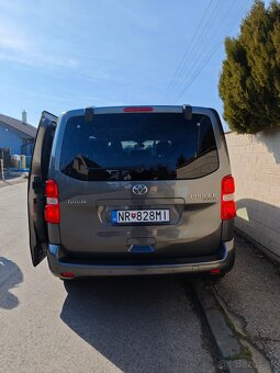 Toyota proace verso 2.0 8 at Family - 11