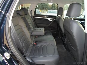 Volkswagen Touareg 3.0 V6 TDI SCR 4x4 automat,F1,koža,park p - 11