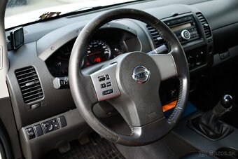 Nissan Navara DoubleCab 2.5 dCi FE - 11