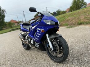 Yamaha R6 - 11