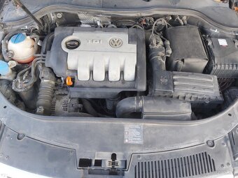 Volkswagen Passat 2.0 TDI Comfortline - 11