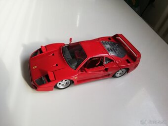 1:18 FERRARI F40 vyklapacie svetla - 11