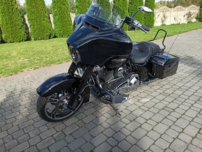 Harley Davidson FLHX Street Glide - 11