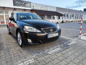 Lexus IS220d - 11