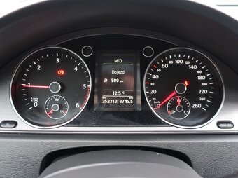 Volkswagen Passat Variant 2.0TDi 103kW - 11