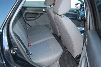 Ford Focus 1.4 16v - 12