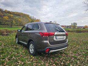 Mitsubishi Outlander 2.0 benzín - 12