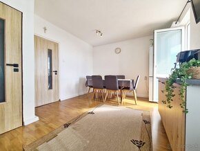 PEKNÝ RD 220m² garáž  + záhrada + všetky siete / Nešporova - 12