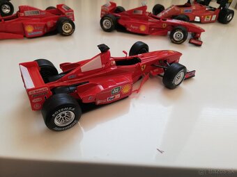 1:24 Bburago 6ks  Formula 1 FERRARI - 12