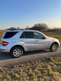 Predám Mercedes ML300 - 12