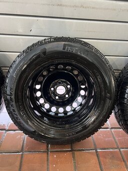 Plechové disky R15 + zimné pneu Pirelli - 12