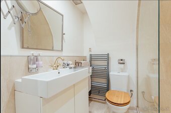 Na predaj romantický 2i apartmán v centre Banskej Štiavnice - 12