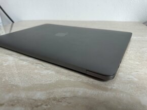 MacBook Pro 13 2018 i5, 8/512 GB (4 cykle) ako nový - 12