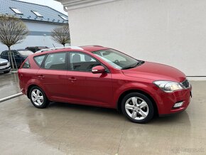 Kia Cee'd Sportswagon 1.6 CRDi 2010 - 12