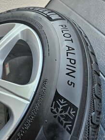 Zánovná Zimná Sada Mercedes GLA, GLB+215/65 R17 - 12