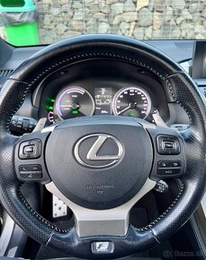 Lexus NX300h F-SPORT - 12