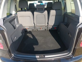 Volkswagen Touran 1.9Tdi Facelift Highline TopStav - 12