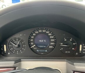 Mercedes E 270 CDI A/T combi 130kW Airmatic - 12