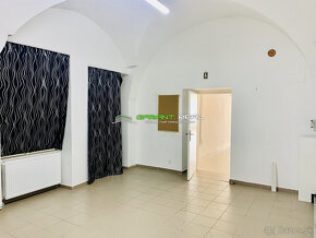 Prenájom obchodný priestor s výkladom, 80 m2, Slovenská ul. - 12