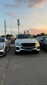 Mercedes GLE 350d 4Matic SUV (2018) - 12