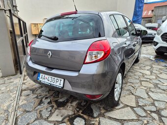 Renault Clio 1.2i - 12