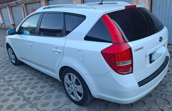 Kia Ceed 1,6 crdi 85kw 2010 24500km - 12