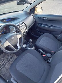 Hyundai i20  1,2 i, r.v.2014, ČR, najeto 81200 km, nová STK - 12