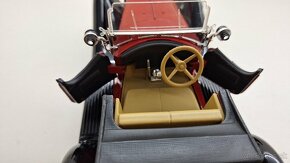 1:18 - 1:16 ALFA ROMEO 1750 - 12