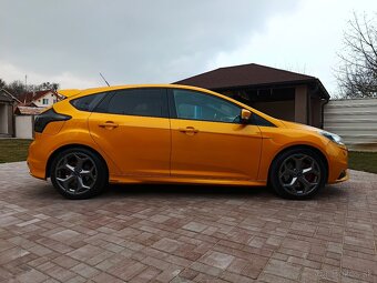 Ford Focus ST 250PS - 12