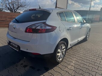 Renault Mégane 1.6 16V - 12