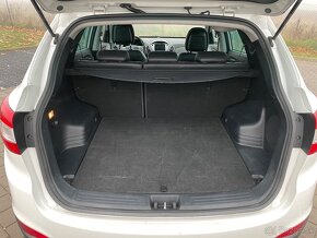 Predám Hyundai ix35 2,0 CRDi 4x4 výbava Style/navi - 12