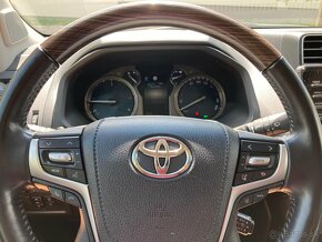 Toyota Land Cruiser 2.8 D-4D 204 Executive A/T 4x4 - 12