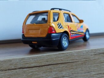 1:43 Mercedes-Benz ML W163 - 12