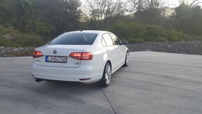 Predám Volkswagen Jetta 2.0 tdi 2014 bluemotion - 12