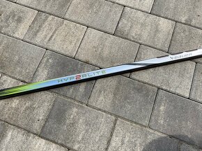 Shaft / palica z kompizitky Bauer Vapor Hyperlite 2 - 12