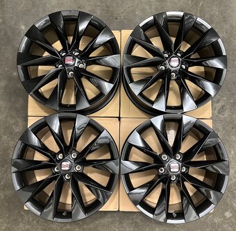 Nepoužité hliníkové disky 5x112 R19 Škoda Crystal Black - 12