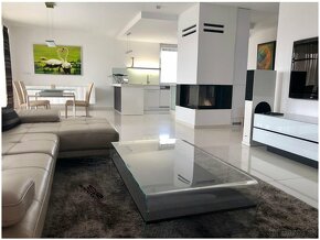 Luxusný veľkometrážny byt / 112 m2 + terasa / Panoráma / ZV - 12