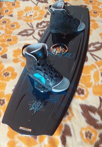 Wakeboard Liquid Force + viazanie Index + prilba Jobe - 12