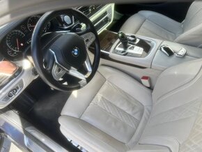 BMW Rad 7 730D xDrive 4x4 A/T DPH - 12