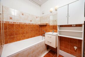 REZERVOVANÉ - 3 izb. byt, Varšavská 25, pri lese, 82 m2 + lo - 12