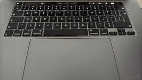 MacBook Pro 16" 2019-Core i7,16GB,512GB HDD,TouchBar,Silver - 12