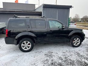 Nissan Pathfinder 2.5 dCi SE A/T - 12