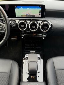 Mercedes CLA Cupé 180 d A/T - 12