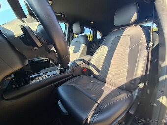 MERCEDES-BENZ GLA 200 D A/T - 12