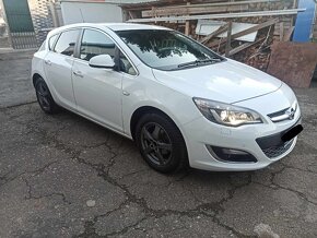 Opel Astra 1.4 Turbo 140k Cosmo - 12