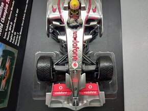 F1 MCLAREN MERCEDES MP4/23 2008 HAMILTON MINICHAMPS 1:18 - 12